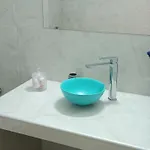 Swan Paradise Bed & Breakfast