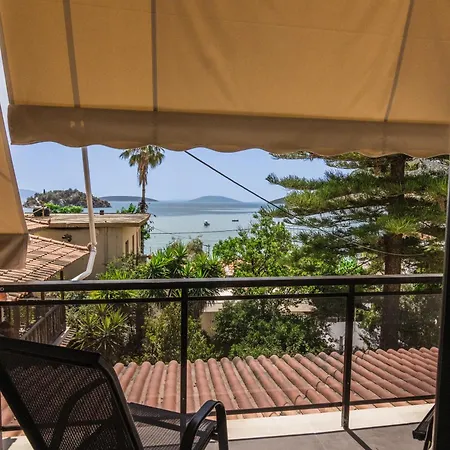 Swan Paradise טולון