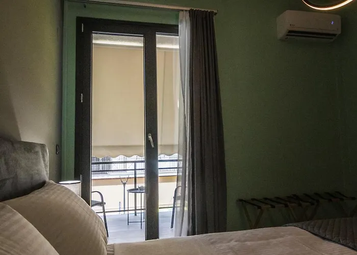 Swan Paradise 3* Toló