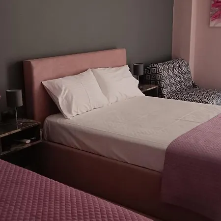 Swan Paradise Bed & Breakfast Tolo