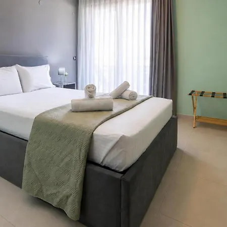 Alojamento de Acomodação e Pequeno-almoço Swan Paradise 3*