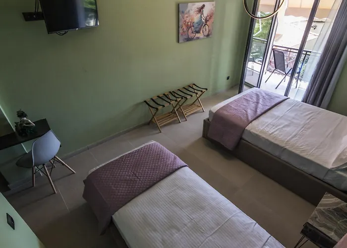 Swan Paradise Bed & Breakfast 3*