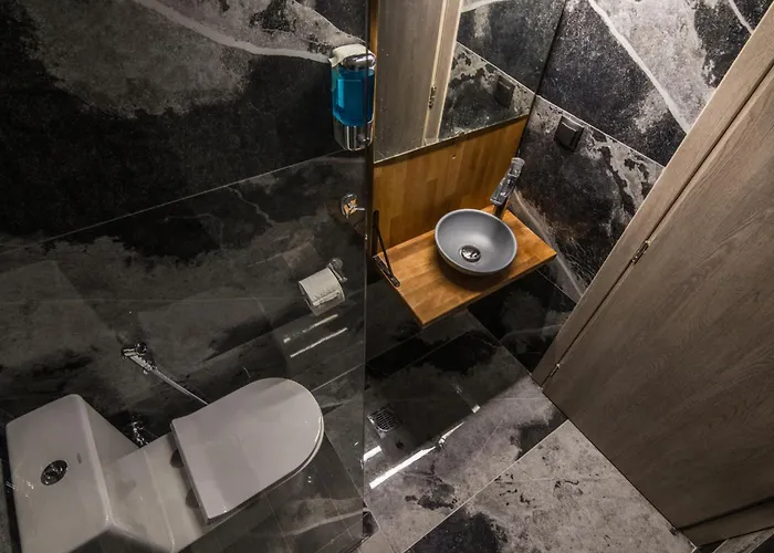 Swan Paradise Bed & Breakfast Tolo